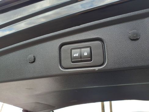 Used 2024 Nissan Pathfinder SL AWD/4WD image 20