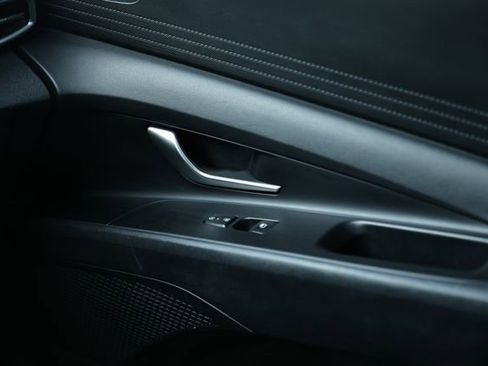 Used 2023 Hyundai Elantra SEL w/ Preferred Accessory Package image 38