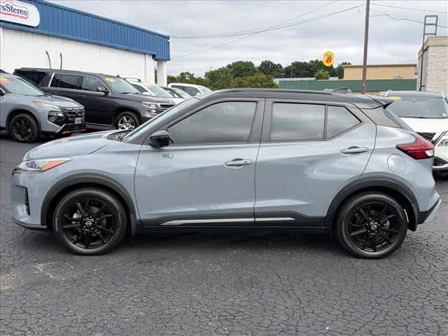 Used 2023 Nissan Kicks SR w/ SR Premium Package FWD image 7