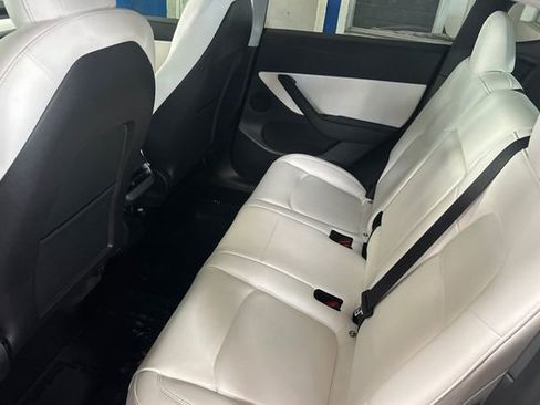 Used 2022 Tesla Model Y Performance image 14