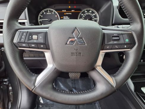 Used 2025 Mitsubishi Outlander SE FWD image 21