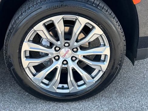 Used 2023 GMC Yukon Denali w/ Max Trailering Package AWD/4WD image 9