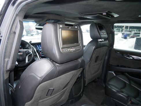 Used 2019 Cadillac Escalade ESV Platinum image 11