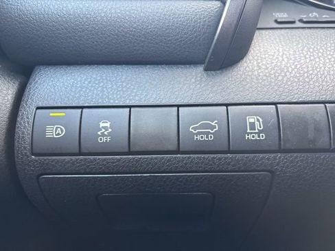 Used 2024 Toyota Camry SE image 15