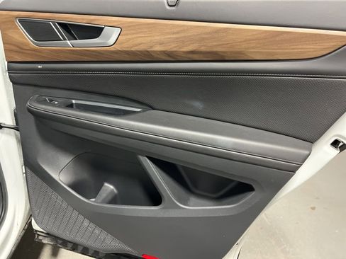 Used 2024 Volkswagen Atlas SE image 12