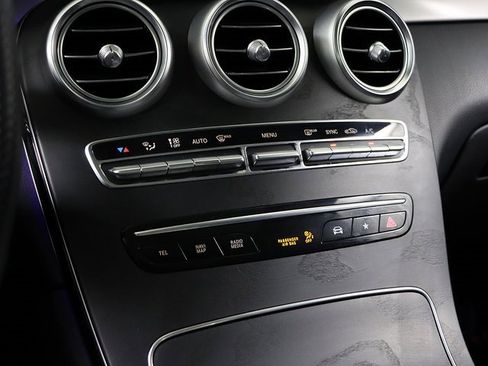 Certified 2022 Mercedes-Benz GLC 43 AMG 4MATIC image 22