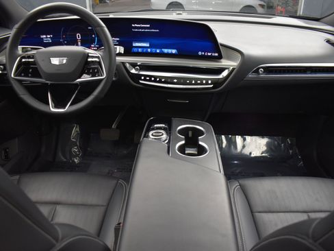 Used 2024 Cadillac Lyriq Luxury image 14