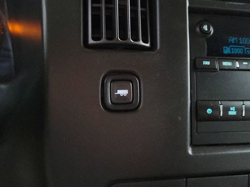 Used 2017 GMC Savana 2500 RWD image 31