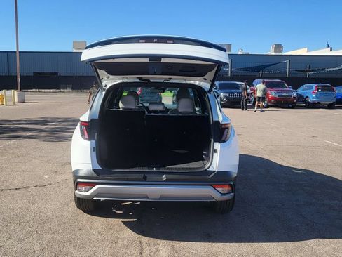 Used 2025 Hyundai Tucson Limited FWD image 11