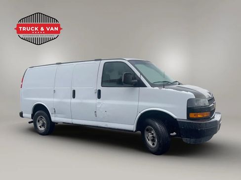 Used 2021 Chevrolet Express 2500 w/ Driver Convenience Package RWD image 8