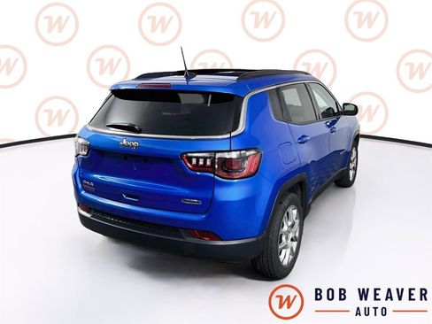 Used 2022 Jeep Compass Latitude w/ Sun and Sound Group AWD/4WD image 8
