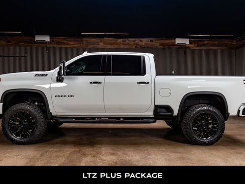 Used 2022 Chevrolet Silverado 2500 LTZ w/ LTZ Plus Package image 6