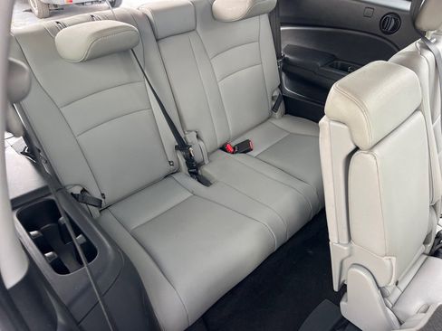 Used 2018 Honda Pilot Touring image 17