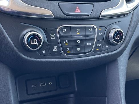 Used 2020 Chevrolet Equinox LT w/ Sport Edition FWD image 19
