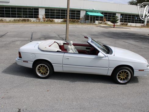 Used 1994 Chrysler LeBaron GTC image 24