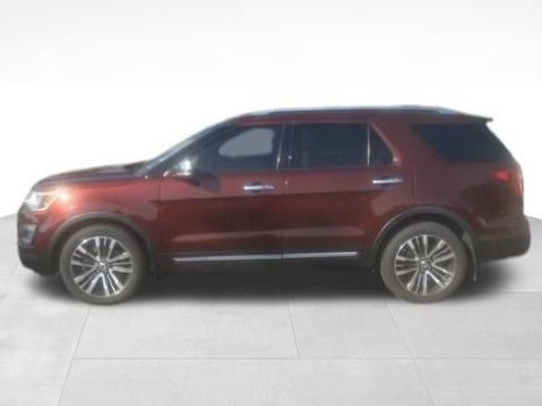 Used 2016 Ford Explorer Platinum AWD/4WD image 3