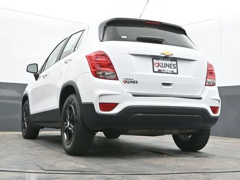 Used 2020 Chevrolet Trax LS FWD image 26