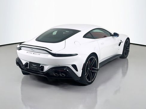 Used 2026 Aston Martin V8 Vantage S RWD image 7