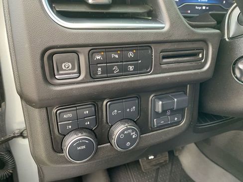 Used 2024 Chevrolet Tahoe Z71 w/ Luxury Package image 22