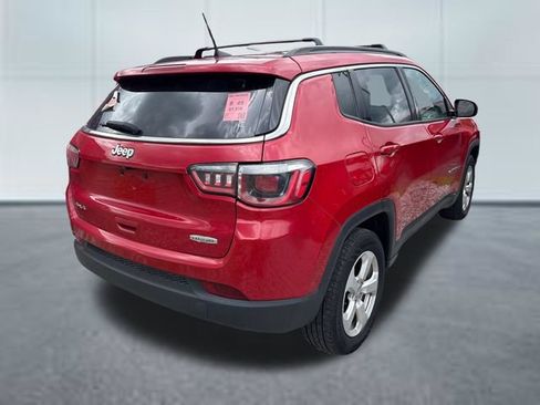 Used 2019 Jeep Compass Latitude AWD/4WD image 4