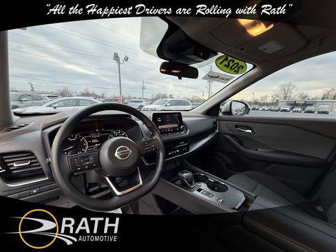 Used 2021 Nissan Rogue SV image 13