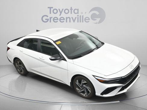 Used 2025 Hyundai Elantra Sport FWD image 19