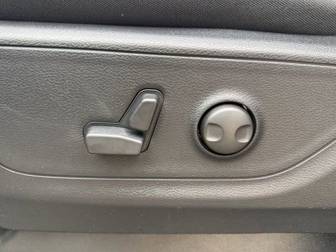 New 2026 RAM 1500 4x4 Crew Cab image 17