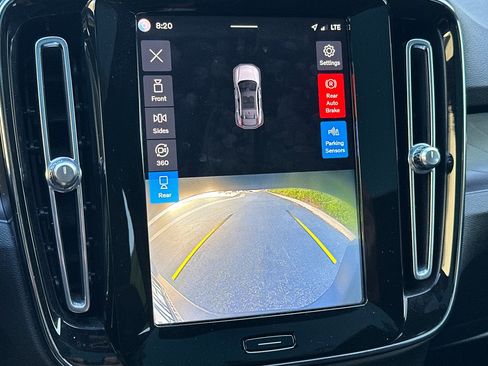 Used 2023 Volvo C40 P8 Recharge Ultimate image 23