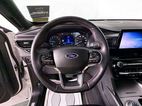 Used 2023 Ford Explorer ST-Line AWD/4WD image 11