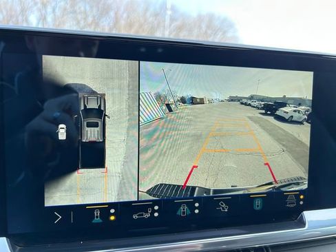 Used 2024 Chevrolet Silverado 2500 LTZ w/ LTZ Convenience Package image 27