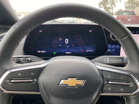 Used 2025 Chevrolet Equinox EV LT w/ Convenience Package image 31