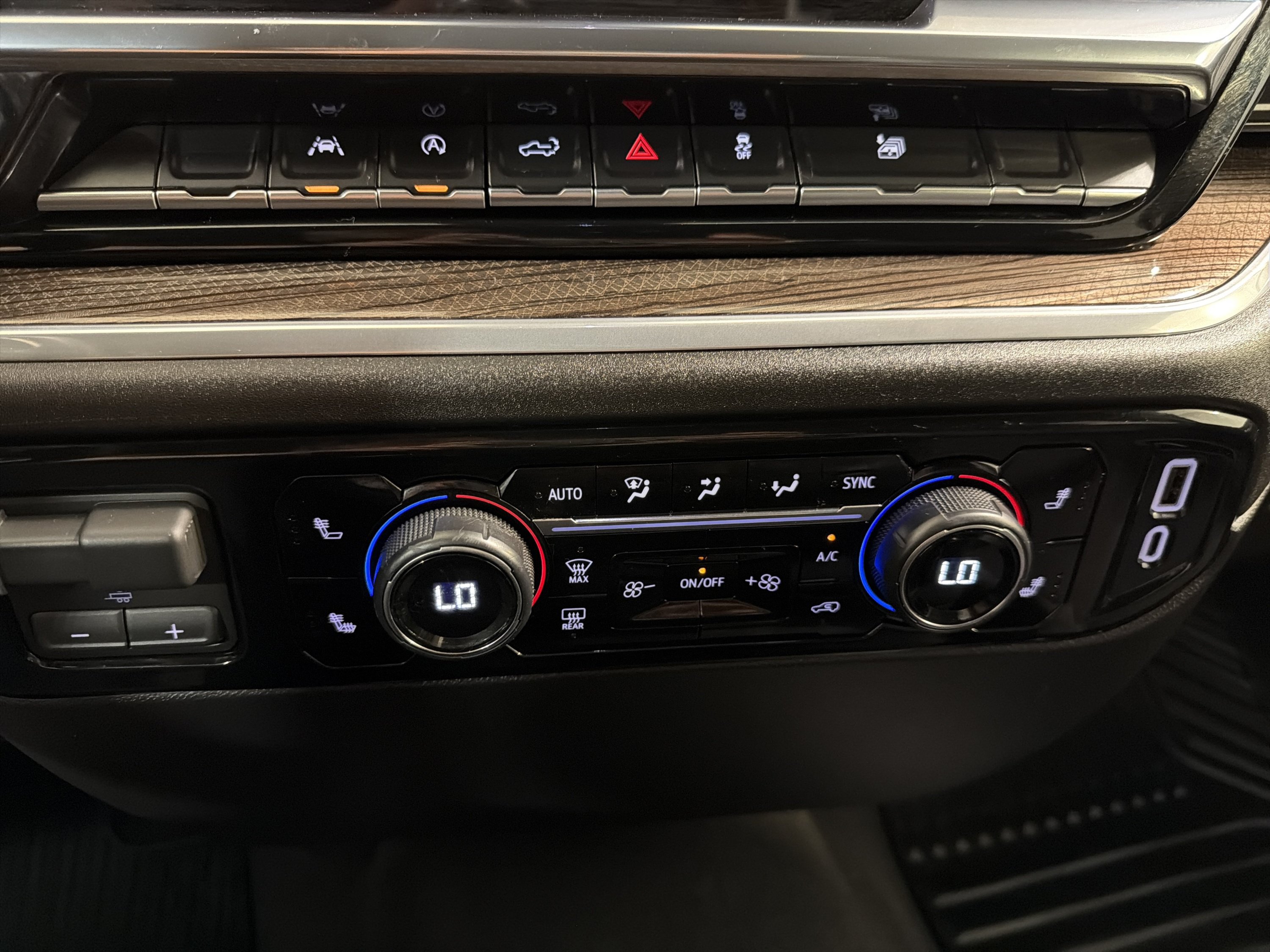 Used 2026 Chevrolet Silverado 1500 RST AWD/4WD image 10