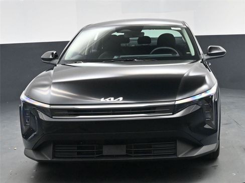 New 2025 Kia K4 LXS image 11
