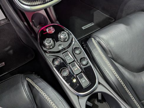 Used 2022 McLaren GT image 14