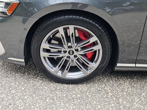 Certified 2023 Audi S8 AWD/4WD image 7