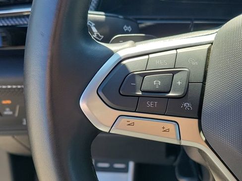 Used 2024 Volkswagen Atlas Cross Sport SEL R-Line AWD/4WD image 12