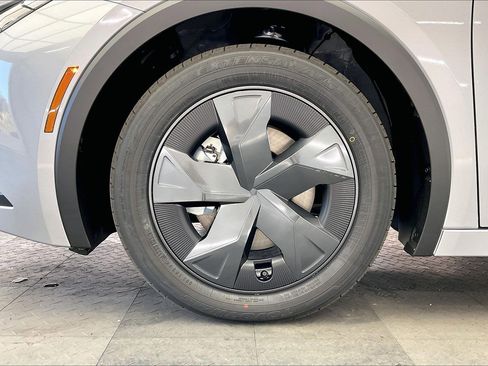 New 2026 Toyota Prius SE image 13