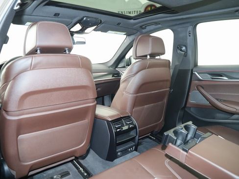 Used 2023 BMW M550i xDrive image 61