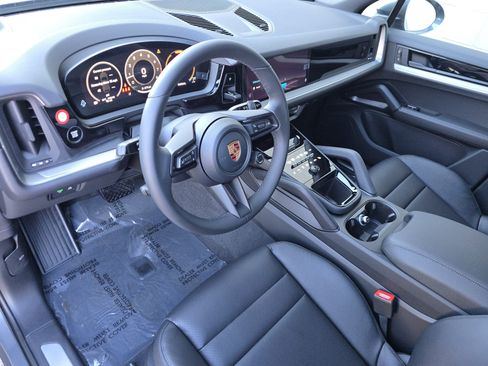 New 2026 Porsche Cayenne image 4