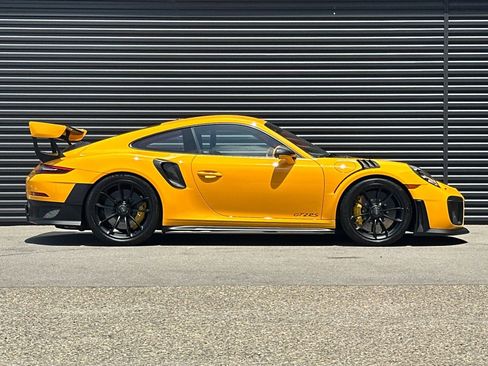 Certified 2018 Porsche 911 GT2 RS RWD image 9
