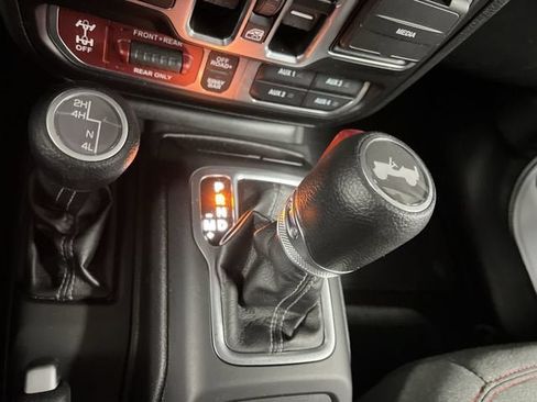 Used 2026 Jeep Wrangler Unlimited Rubicon AWD/4WD image 15