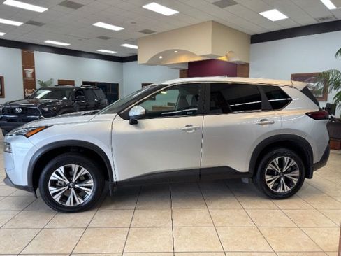 Used 2022 Nissan Rogue SV AWD/4WD image 4