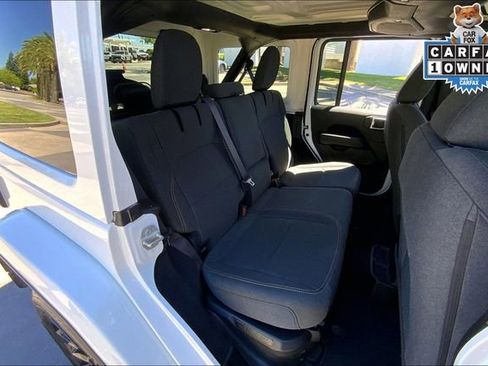 Used 2024 Jeep Wrangler Unlimited Sahara AWD/4WD image 26