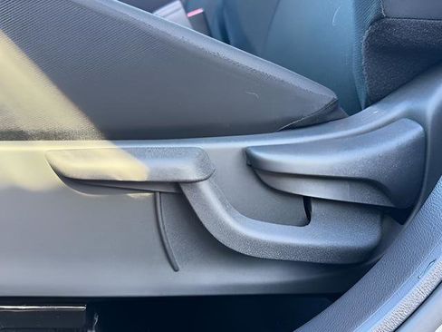 Certified 2025 Nissan Kicks Play S image 18