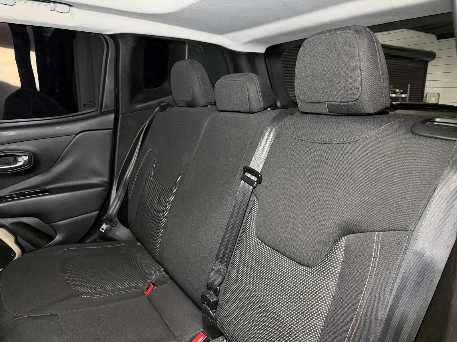 Used 2016 Jeep Renegade 75th Anniversary FWD image 19