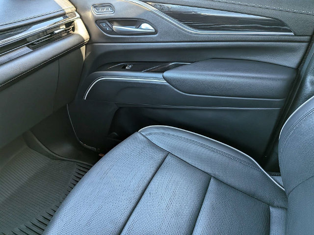 Certified 2023 Cadillac Escalade Sport w/ LPO, ONYX Package AWD/4WD image 19