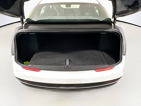 Used 2024 Lucid Air Pure RWD image 30