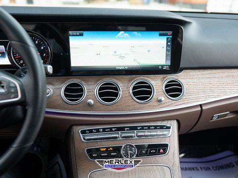 Used 2018 Mercedes-Benz E 300 w/ Premium 1 Package image 31