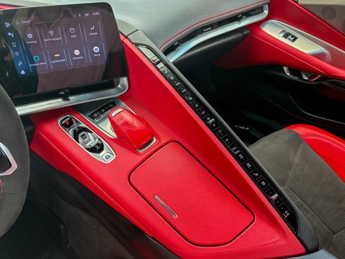 Used 2024 Chevrolet Corvette Stingray Preferred Conv w/ Z51 Performance Package RWD image 28
