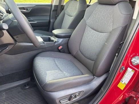 Used 2025 Toyota RAV4 XLE w/ Convenience Package AWD/4WD image 7